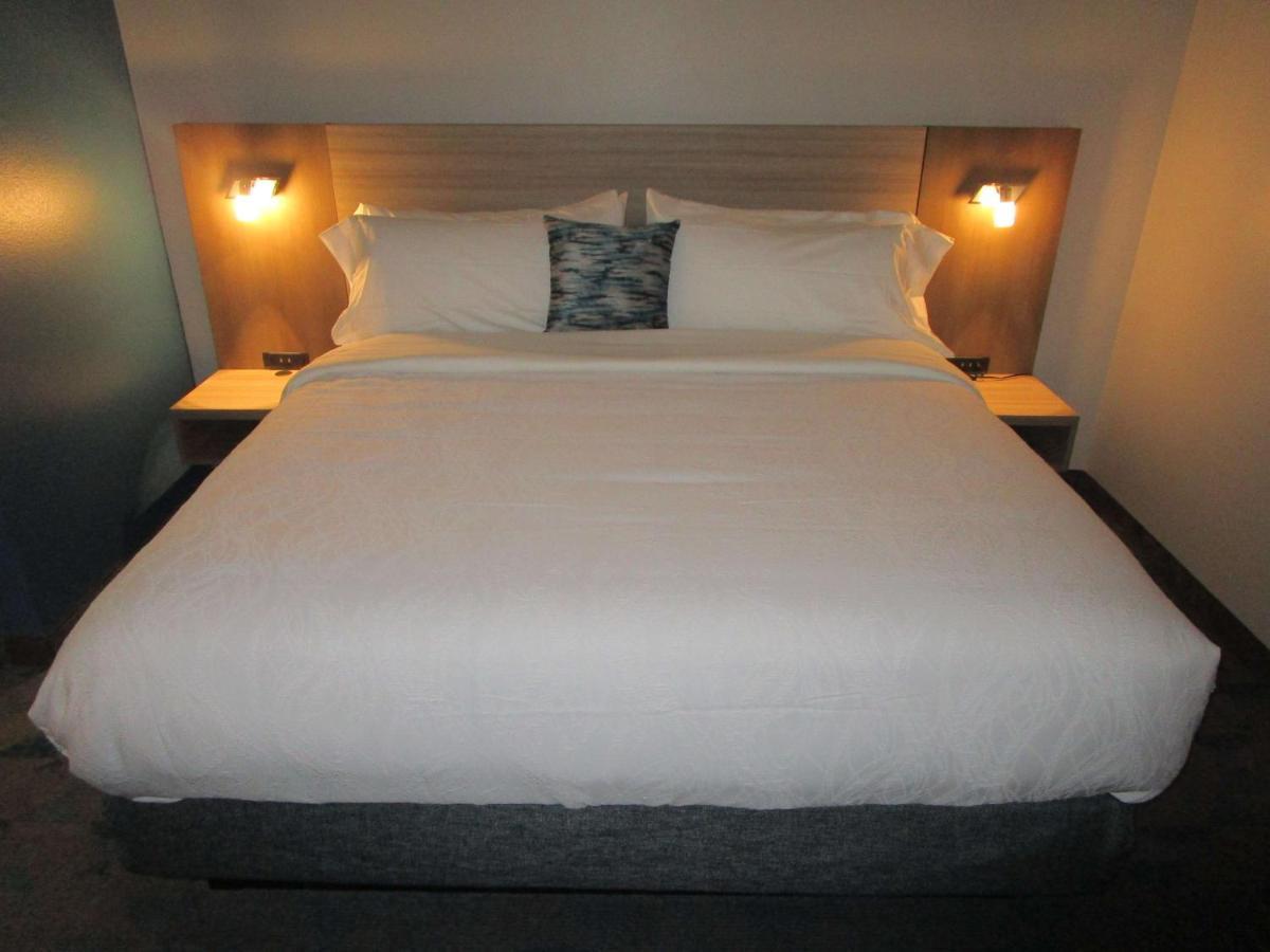 Reddy Hotel Bonham Esterno foto